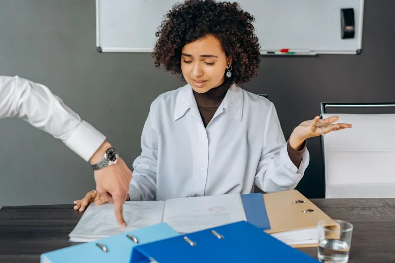 When Openness Becomes an Obstacle: The Hidden Cost of Telling Candidates Too Much